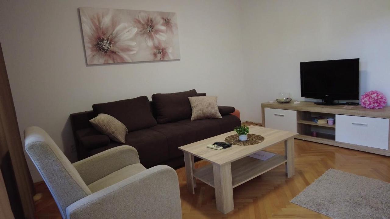 Apartment Dina Omiš Eksteriør billede