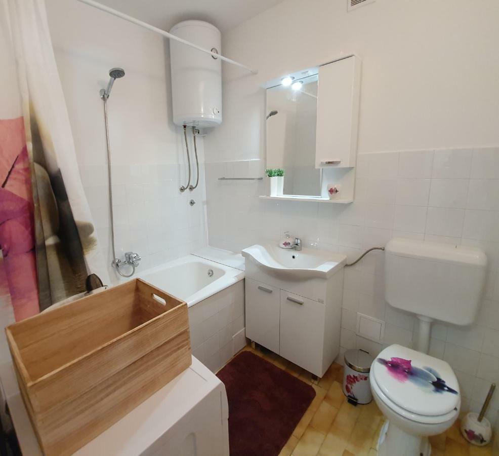 Apartment Dina Omiš Eksteriør billede